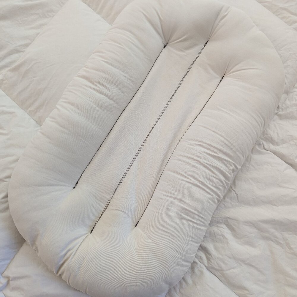Snuggle me organic lounger